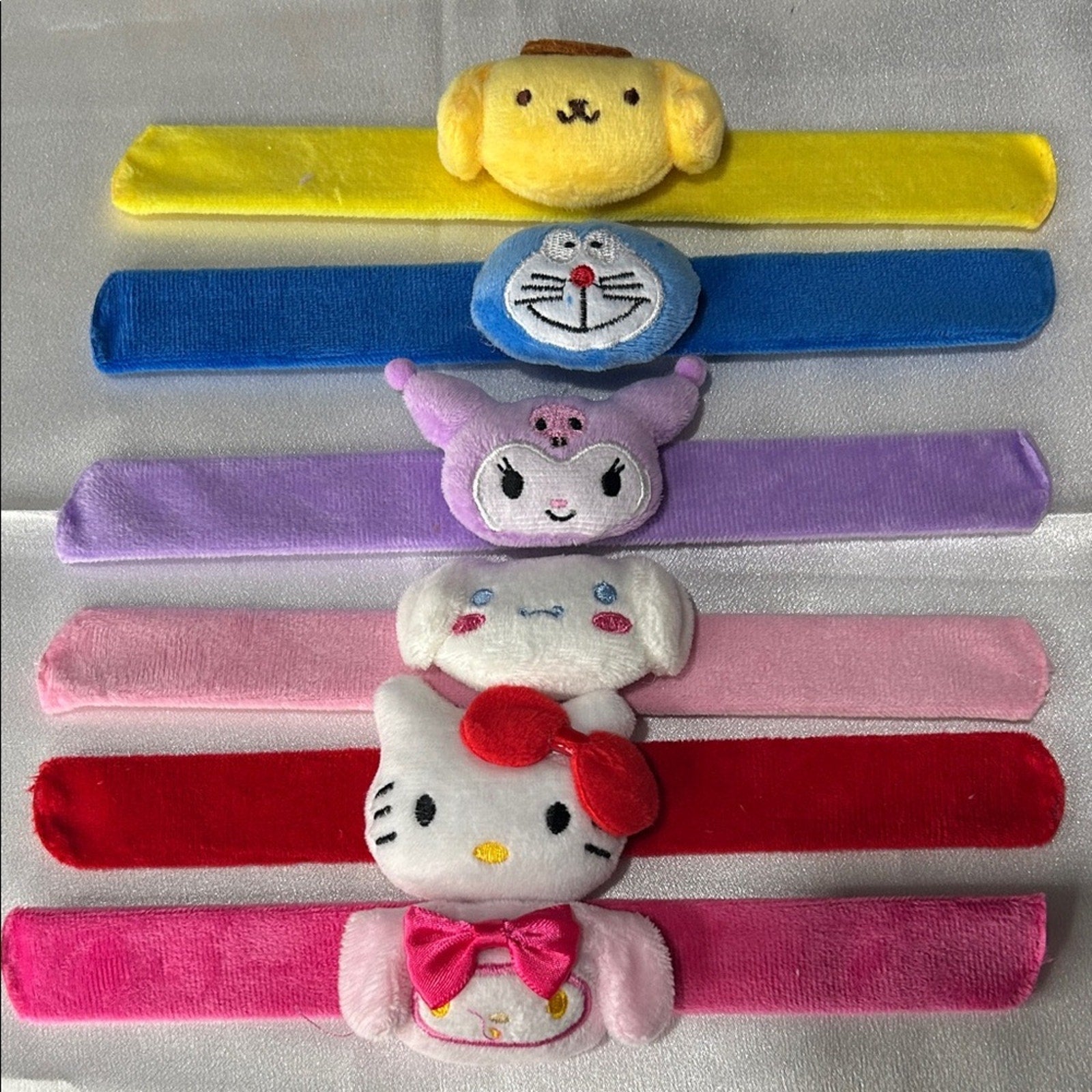 6 bracelets Hello Kitty & friends