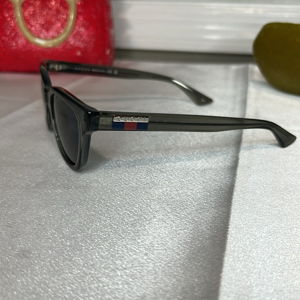 Gucci gray sunglasses full inclusion