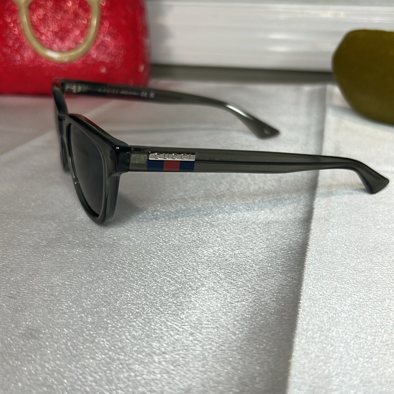 Gucci gray sunglasses full inclusion