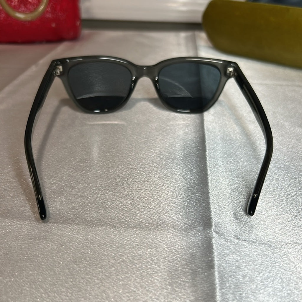 Gucci gray sunglasses full inclusion